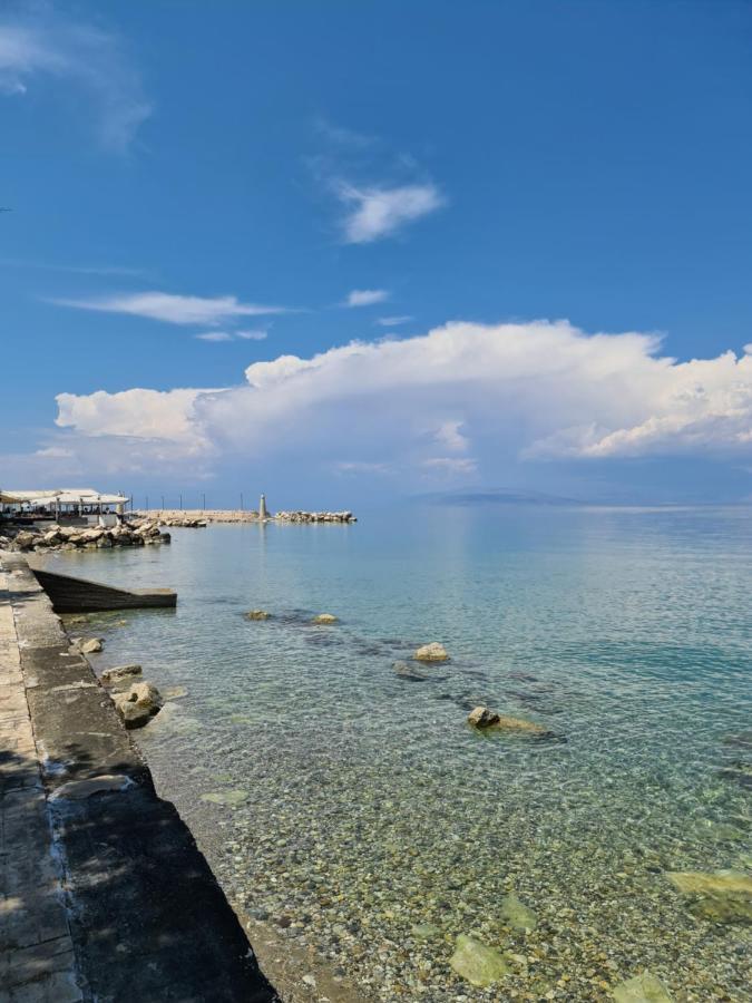 Seaside Apartment In Xilokastro - Selene By Booking Kottas Ксилокастро Экстерьер фото